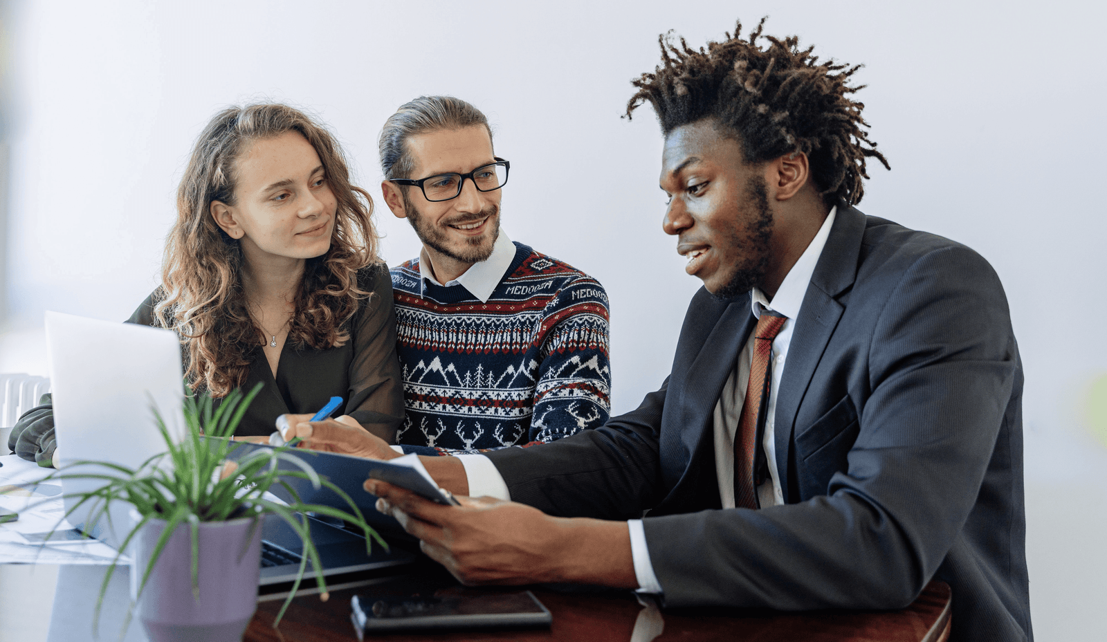 Explaining the benefits of getting a VA loan